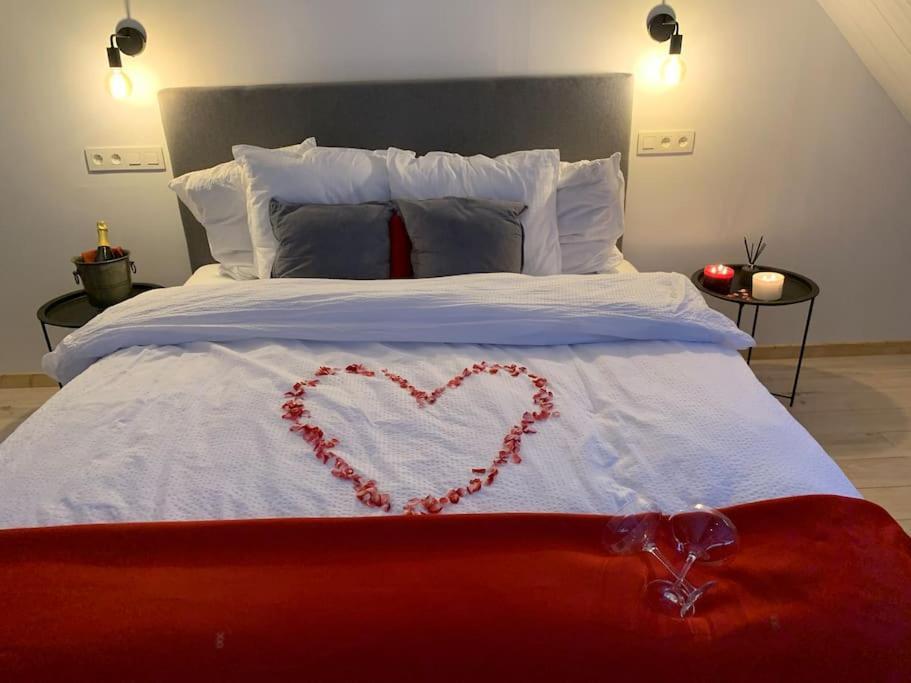 Lovely 1-Bedroom Appartement Le Joyau With Indoor Pool And Sauna Lasne Exterior photo