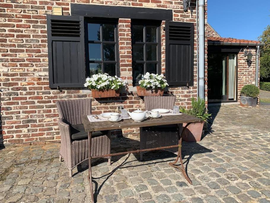 Lovely 1-Bedroom Appartement Le Joyau With Indoor Pool And Sauna Lasne Exterior photo